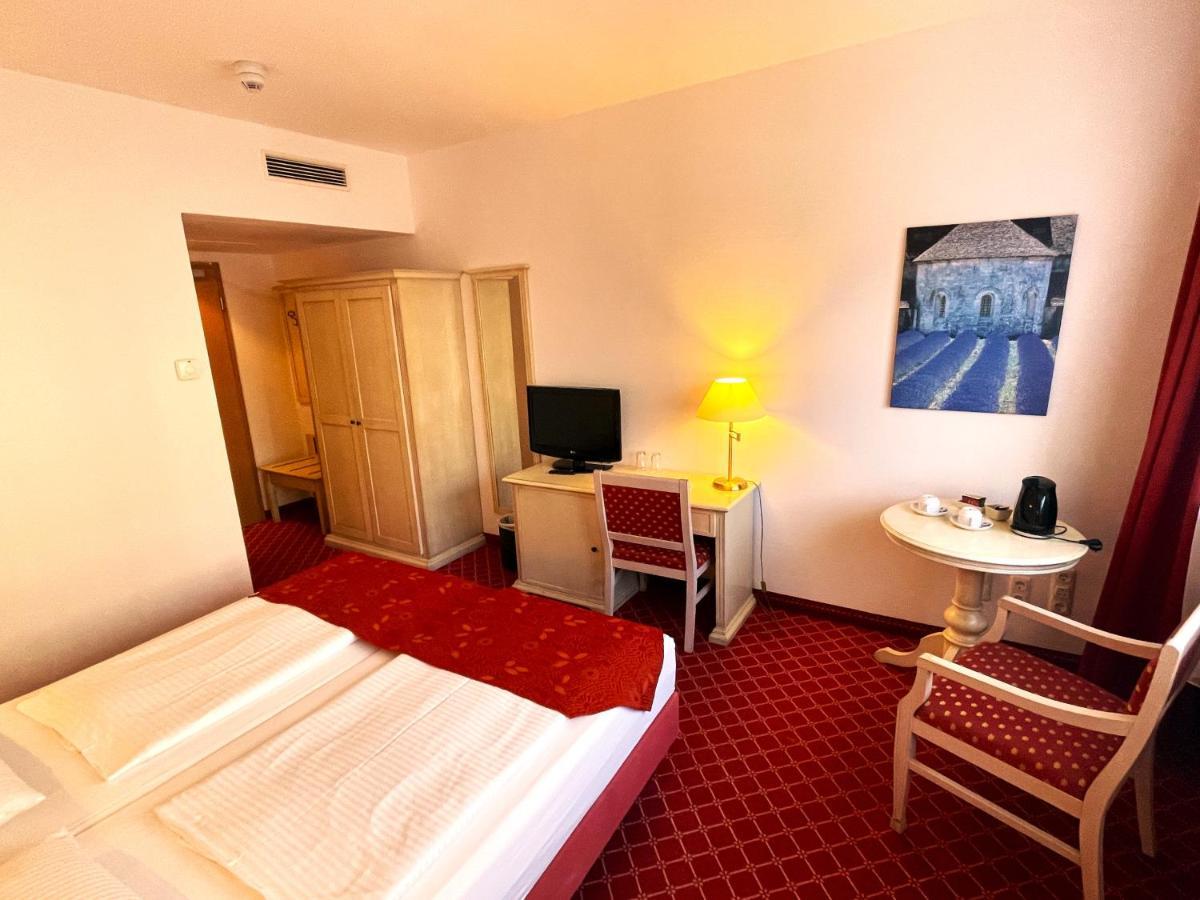 Hotel Chateau Kurfuerstendamm Berlin Bagian luar foto