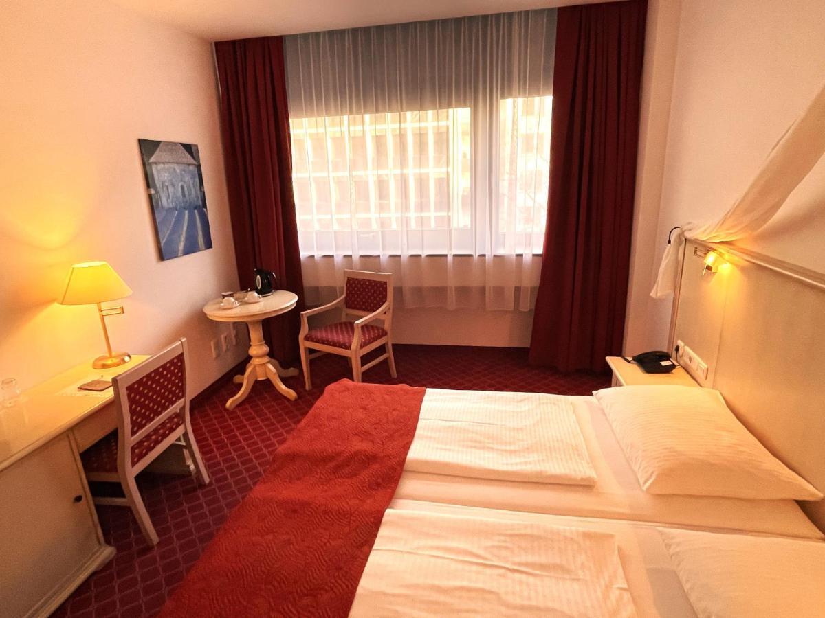Hotel Chateau Kurfuerstendamm Berlin Bagian luar foto
