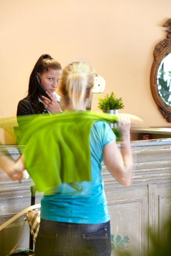 Hotel Chateau Kurfuerstendamm Berlin Bagian luar foto