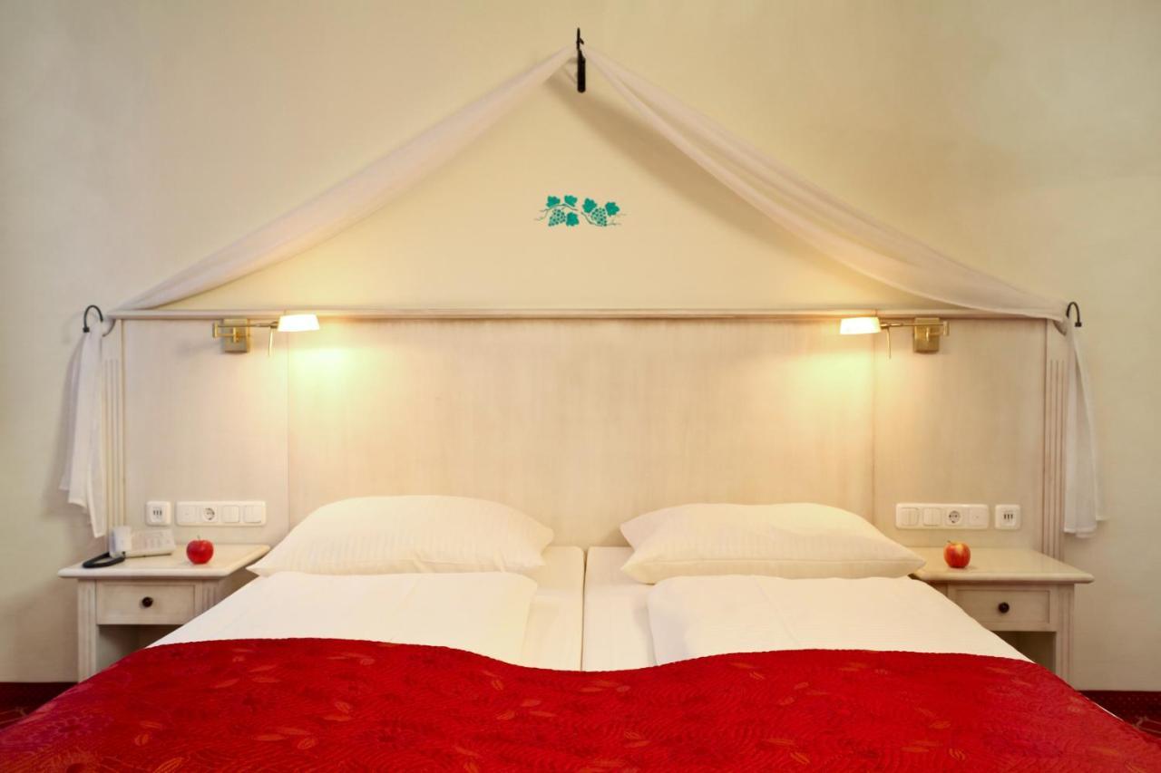 Hotel Chateau Kurfuerstendamm Berlin Bagian luar foto